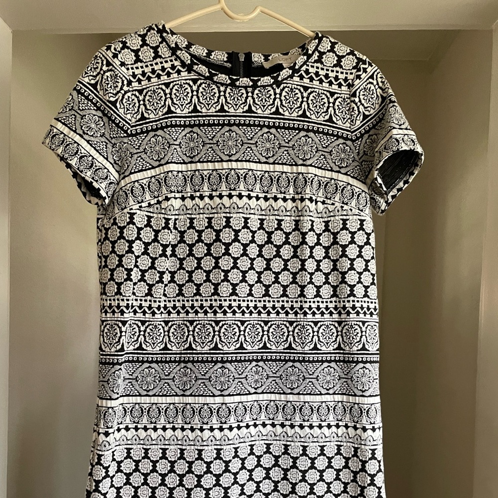 LOFT Short Sleeved Dress